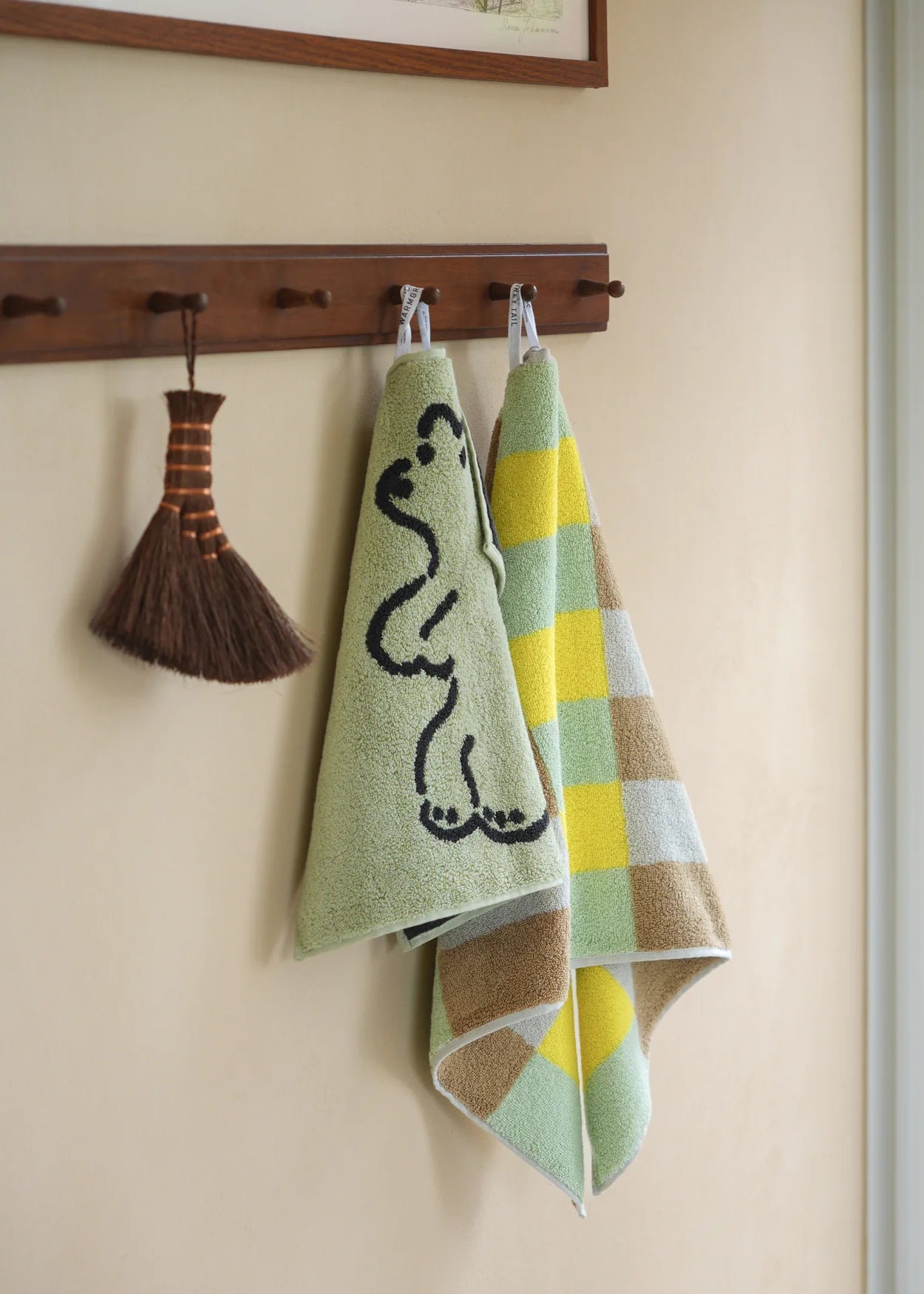 Huggy Bear Hand Towel - Olive