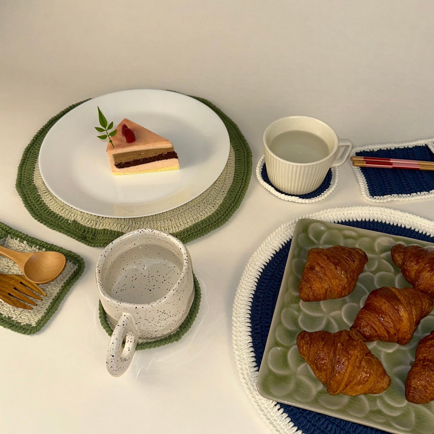 Round Dining Set