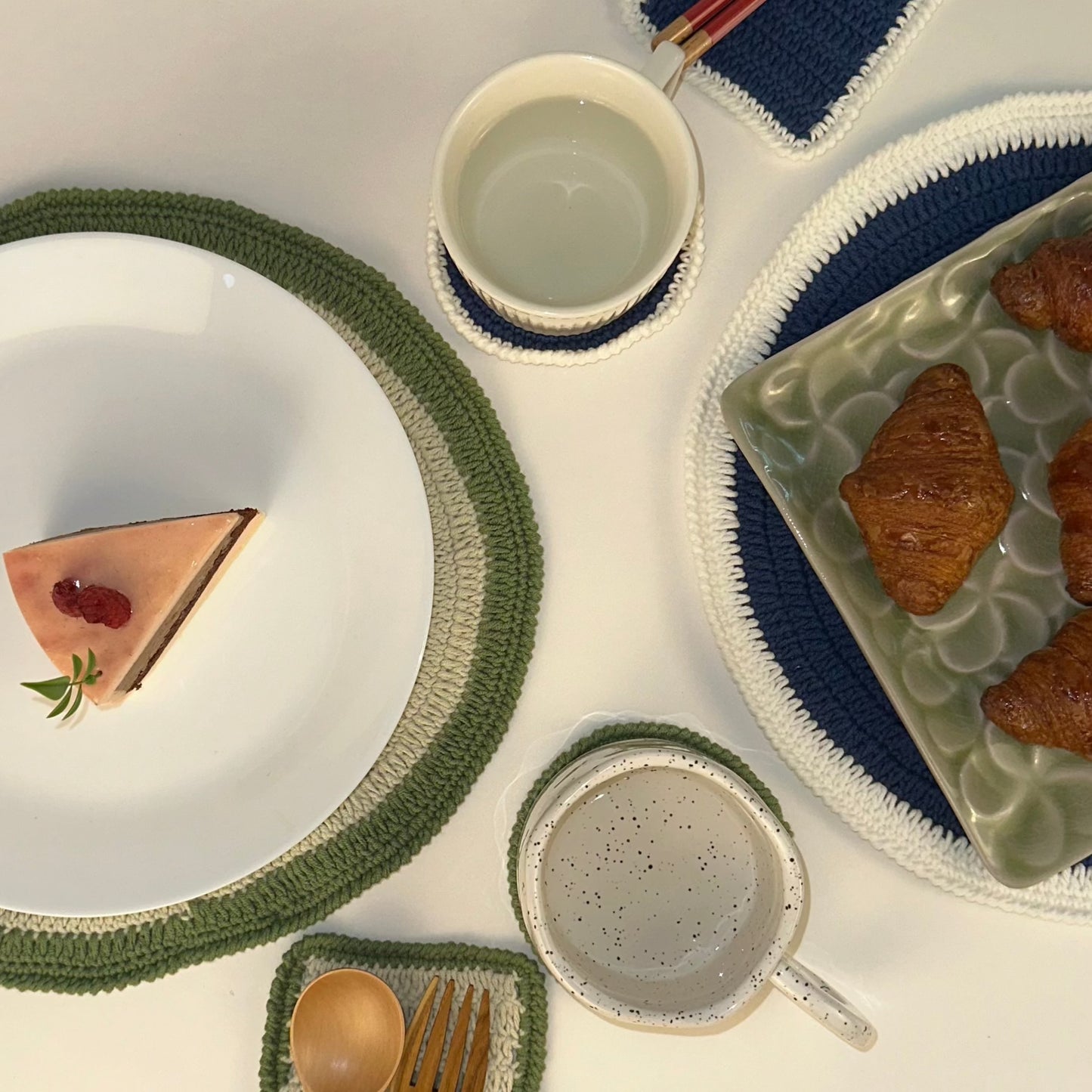 Round Dining Set