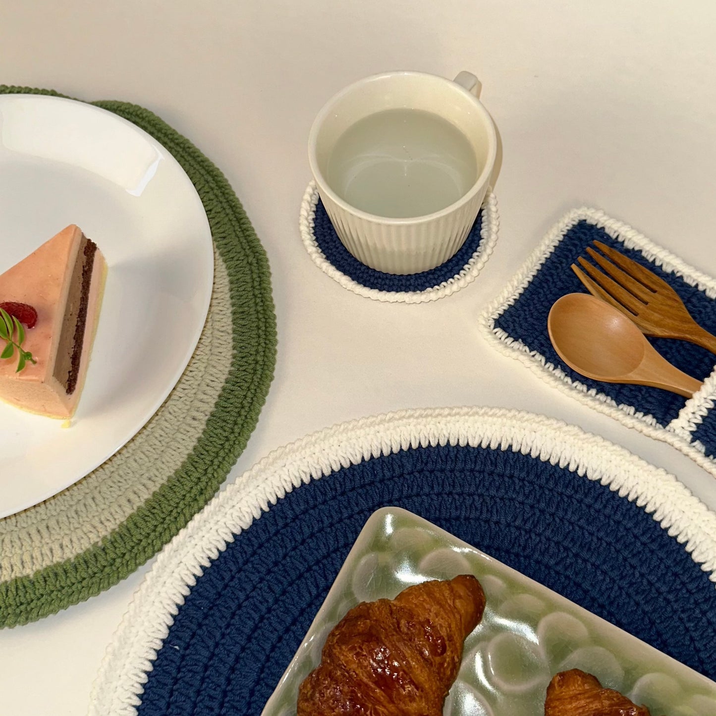 Round Dining Set