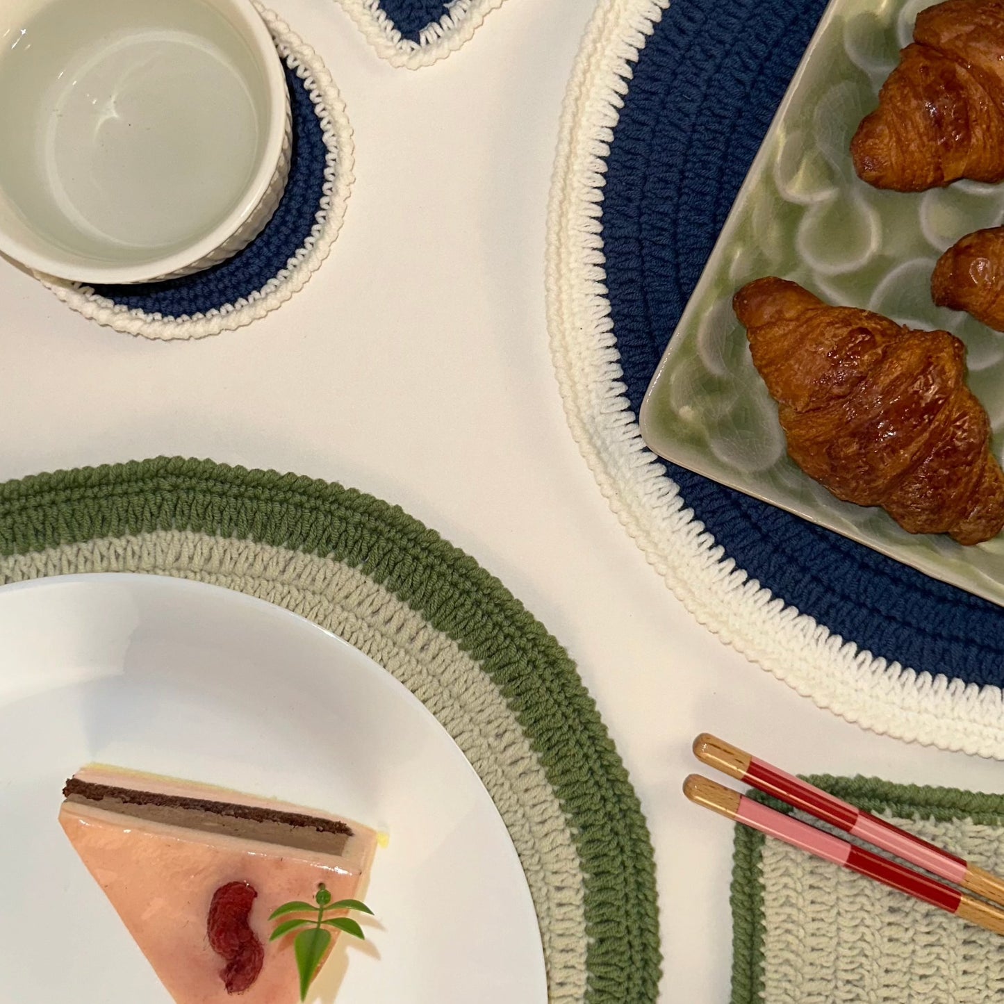Round Dining Set
