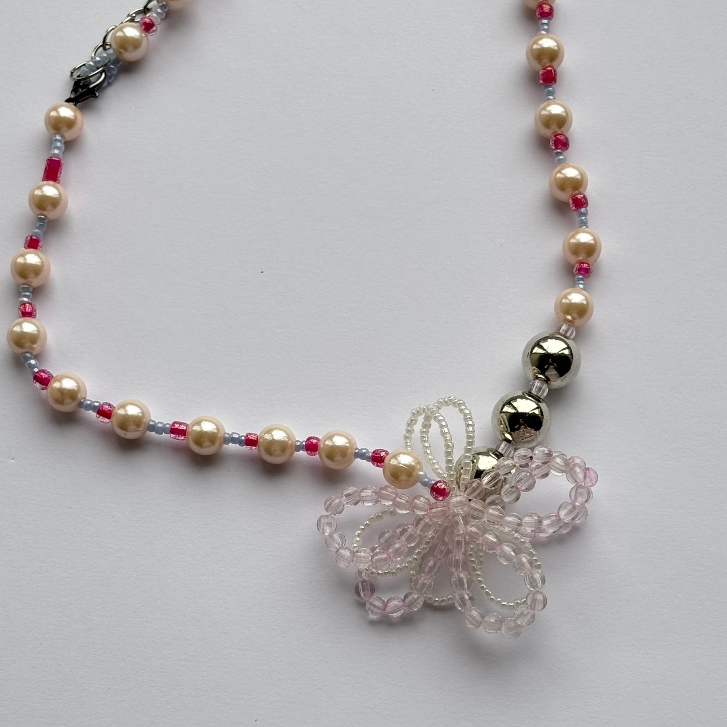Pearly Flora Necklace