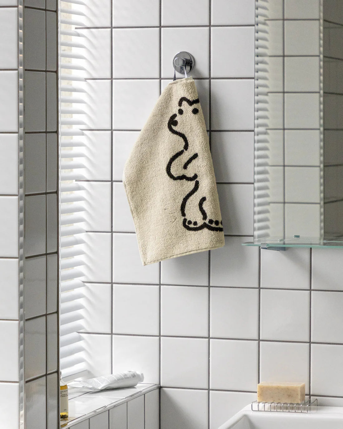 Huggy Bear Hand Towel - Cream