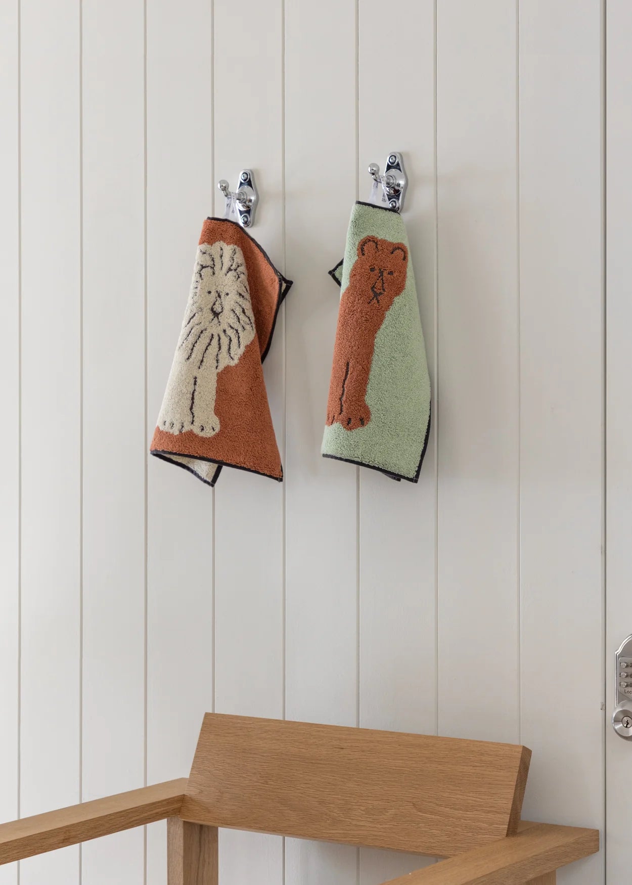 Lion Hand Towel - Cream