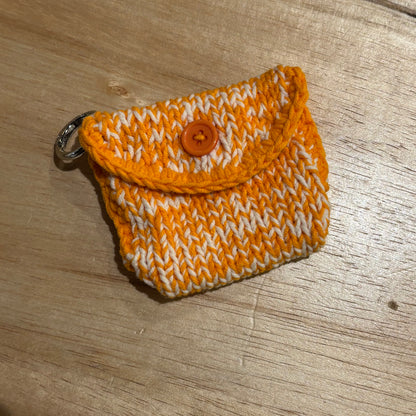 Zig Zag Button Coin Purse